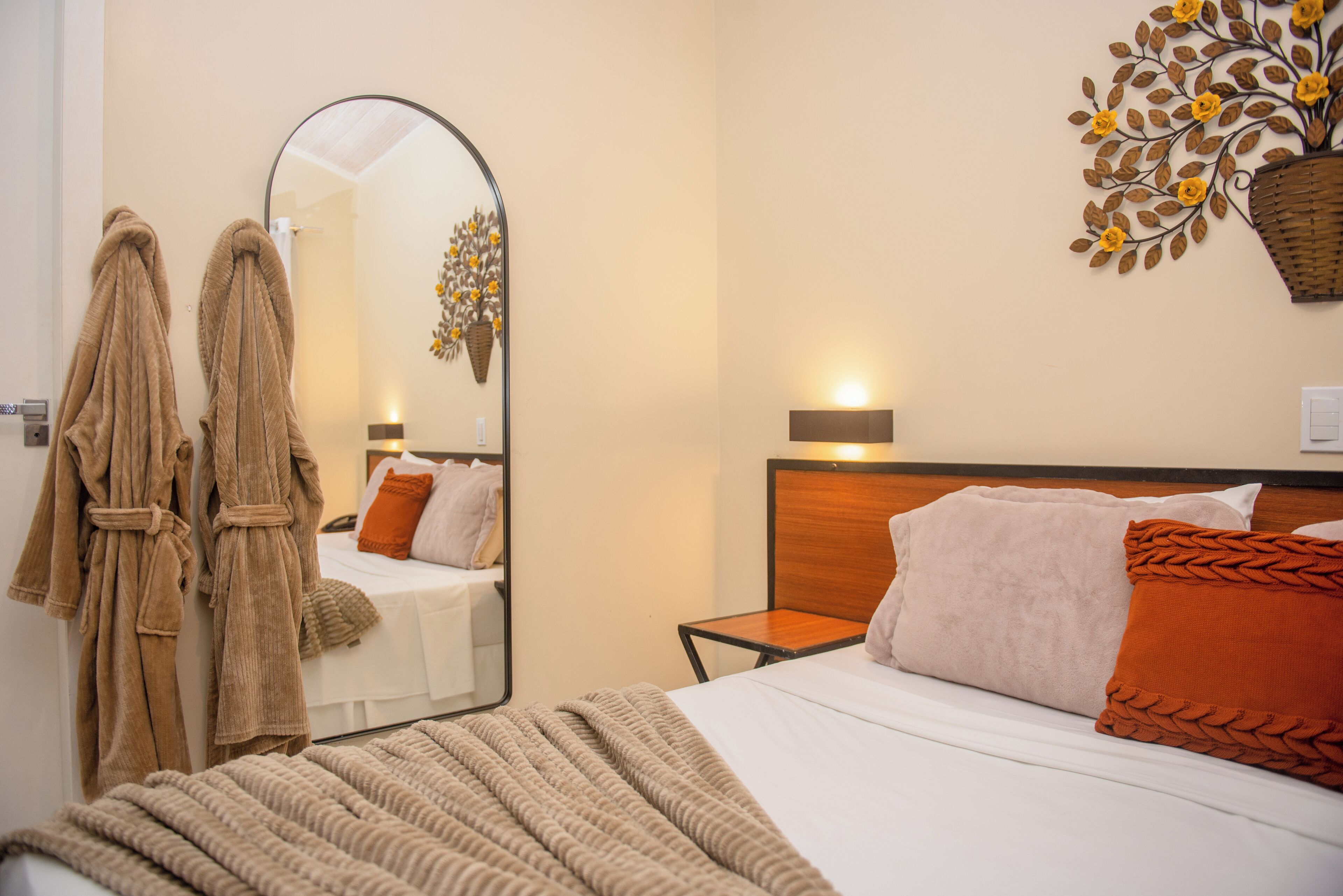 standard room | 1 bedroom, minibar, in-room safe, individually decorated