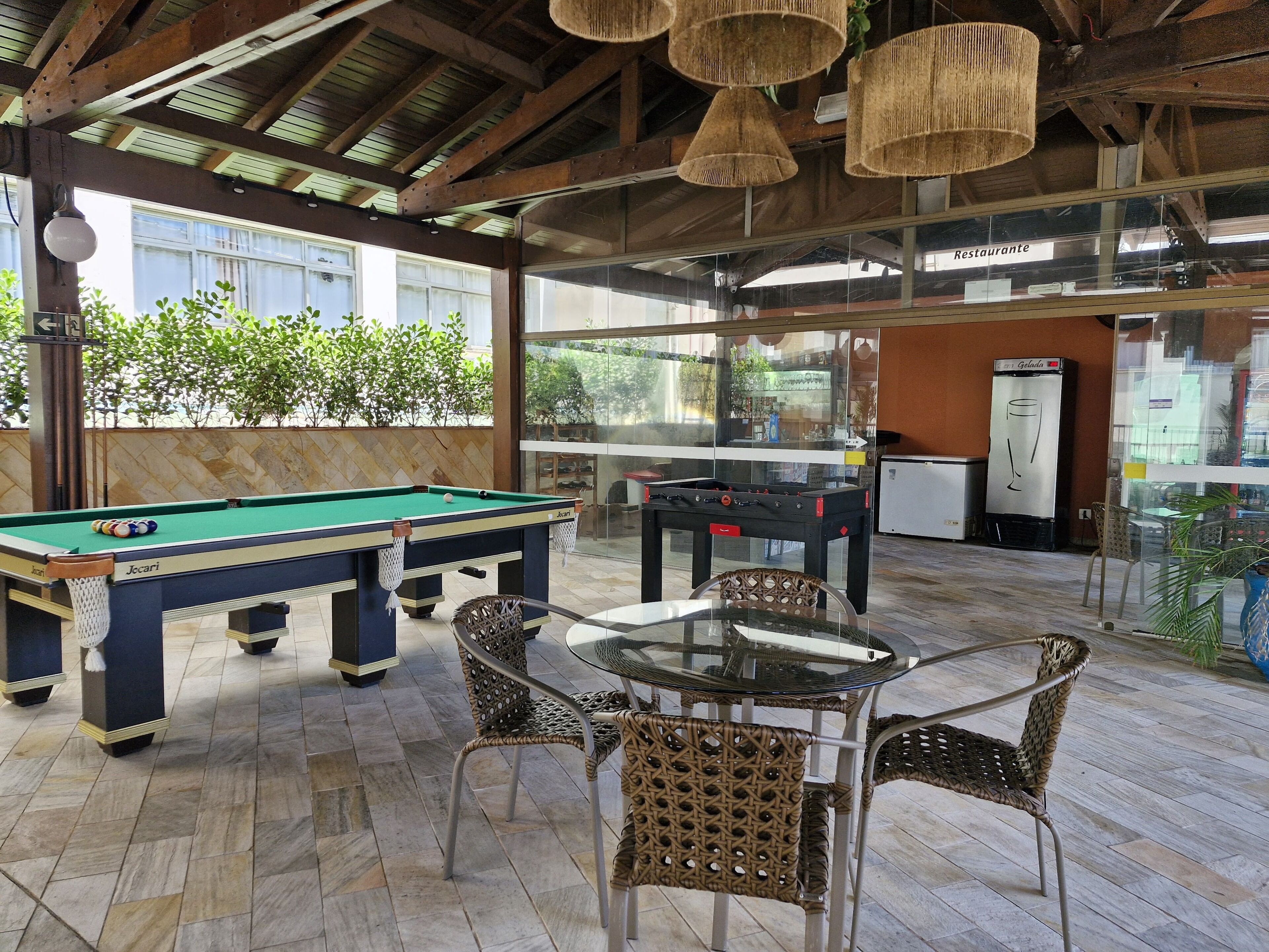 2 bars/lounges, poolside bar