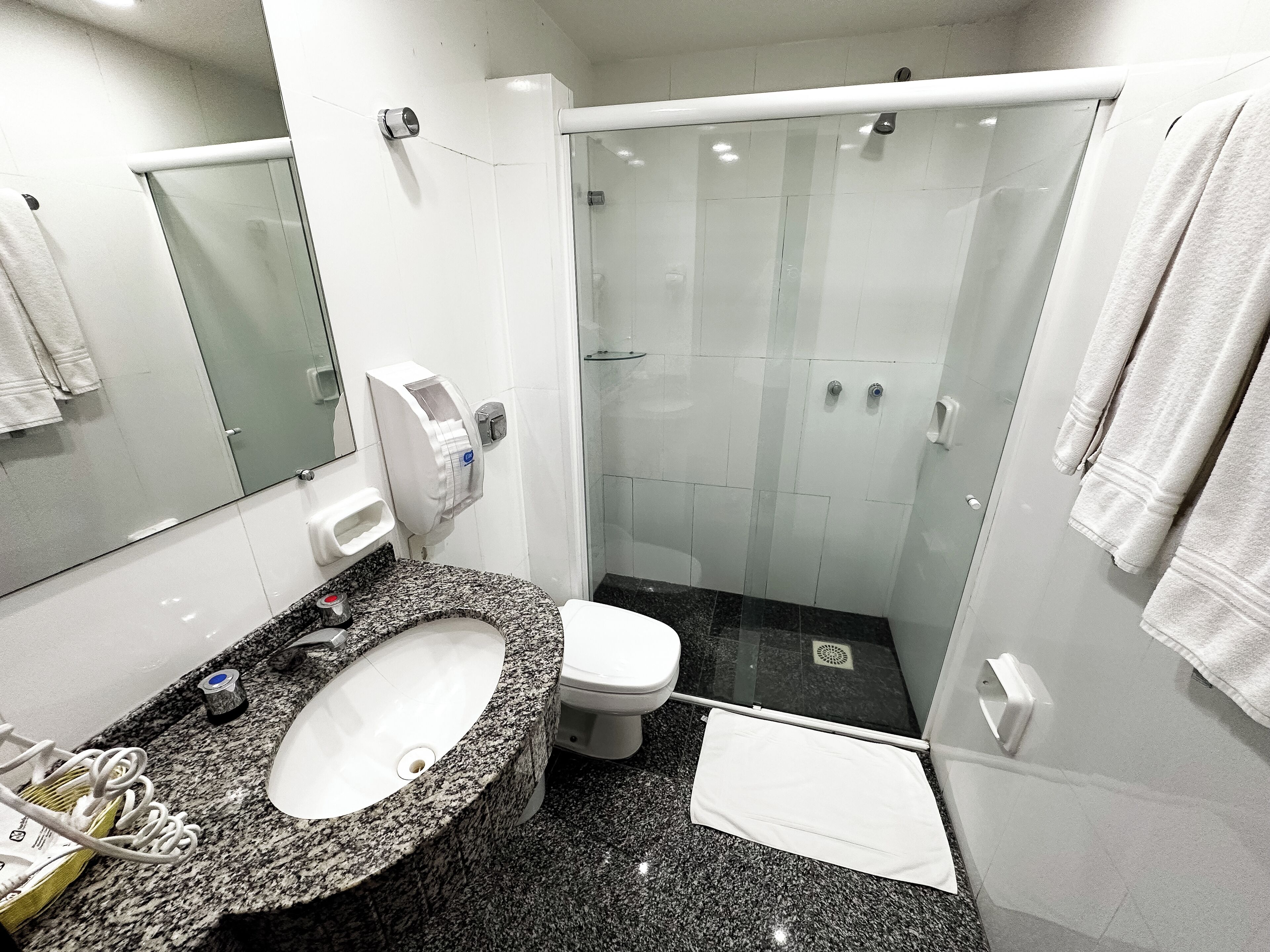 minibar, in-room safe, free wifi