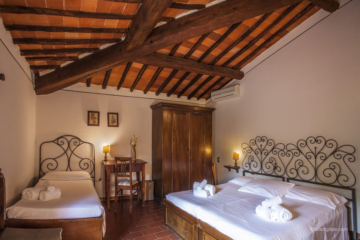 Comfort Triple Room, 1 Bedroom | In-room safe, desk, iron/ironing board, free WiFi