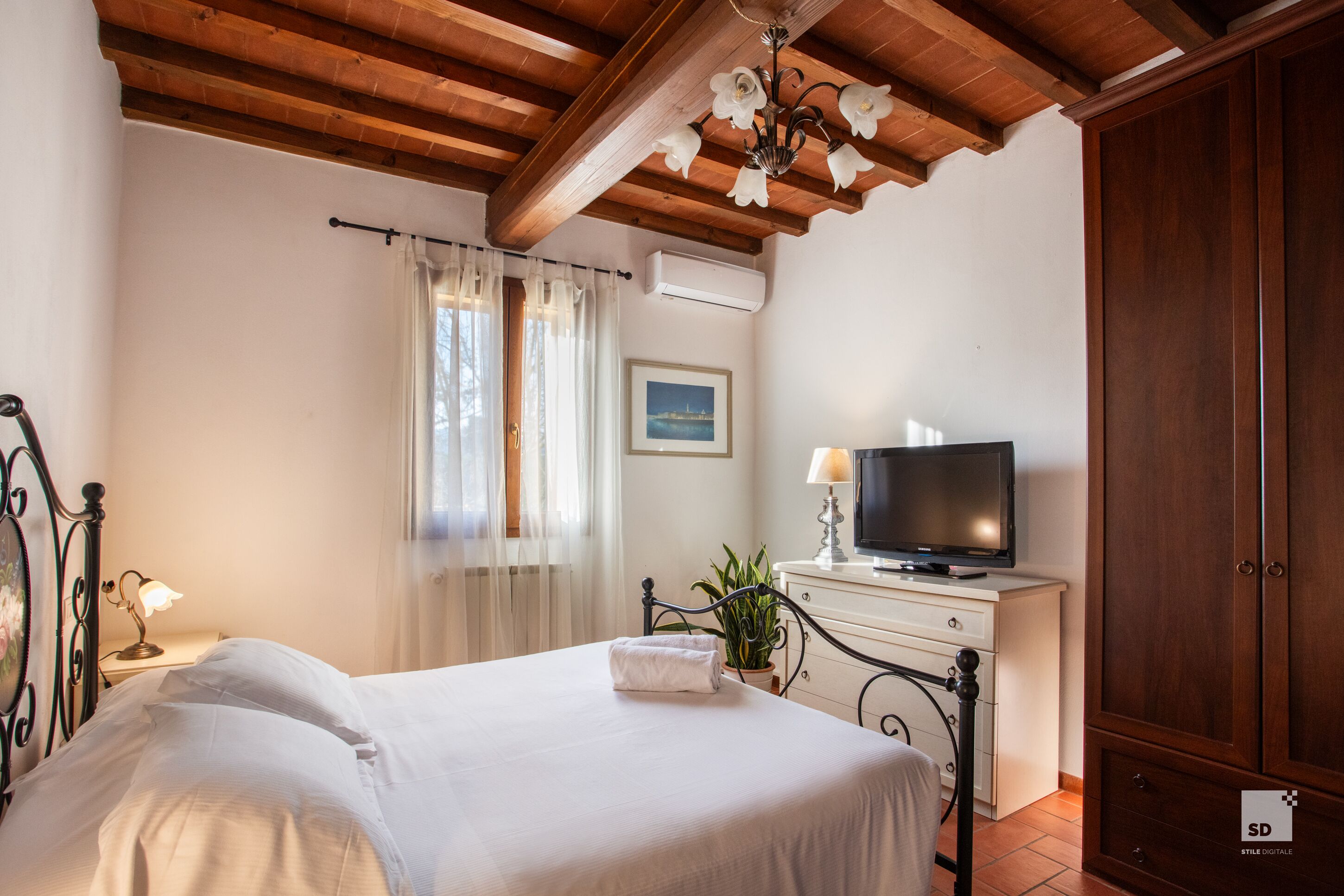 Comfort Apartment, Hill View | Hypo-allergenic bedding, in-room safe, desk, laptop workspace