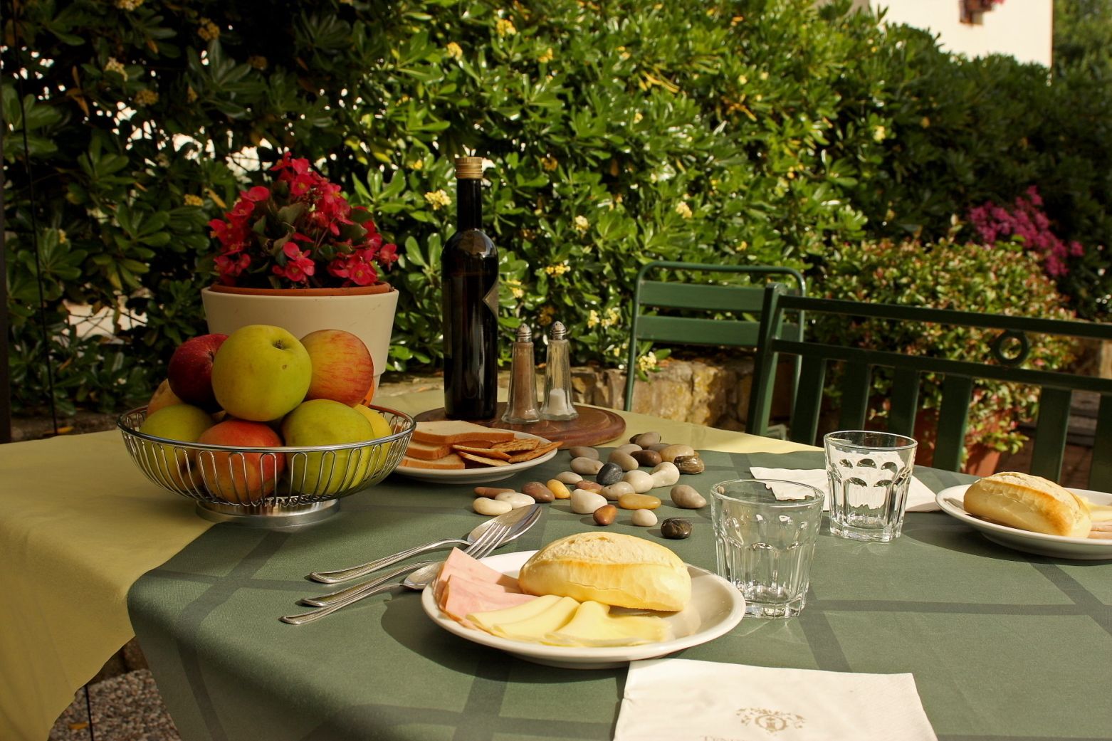 Bao gồm bữa sáng buffet hàng ngày 