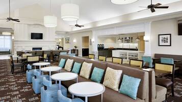 Desayuno buffet incluido todos los días