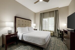 Suite, 1 King Bed, Accessible, Bathtub (Mobility & Hearing) | In-room safe, iron/ironing board, free cots/infant beds, free WiFi