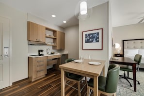 Studio, 1 Queen Bed, Accessible (Mobility & Hearing, Roll-in Shower) | Private kitchen | Fridge, microwave, oven, stovetop