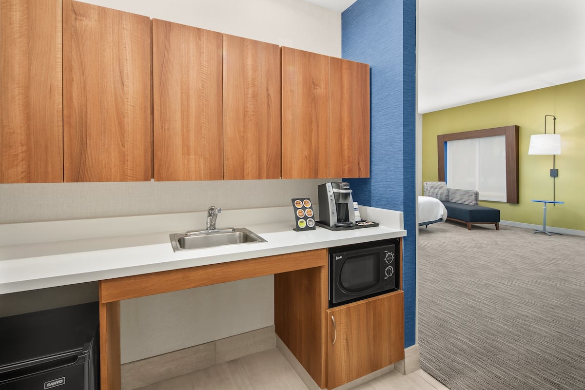 premium bedding, in-room safe, desk, blackout curtains