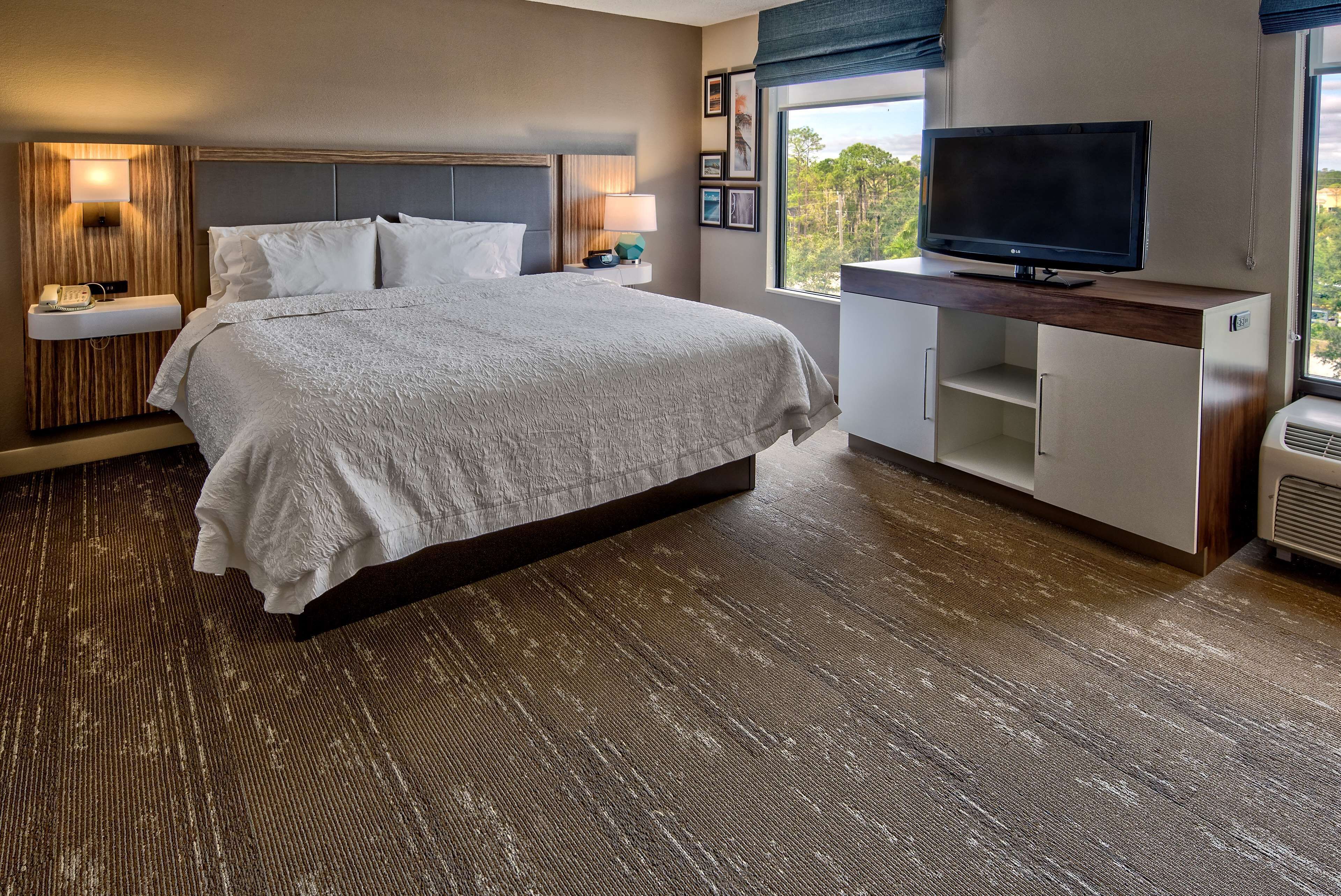 studio, 1 king bed with sofa bed, non smoking | premium bedding, in-room safe, desk, laptop workspace