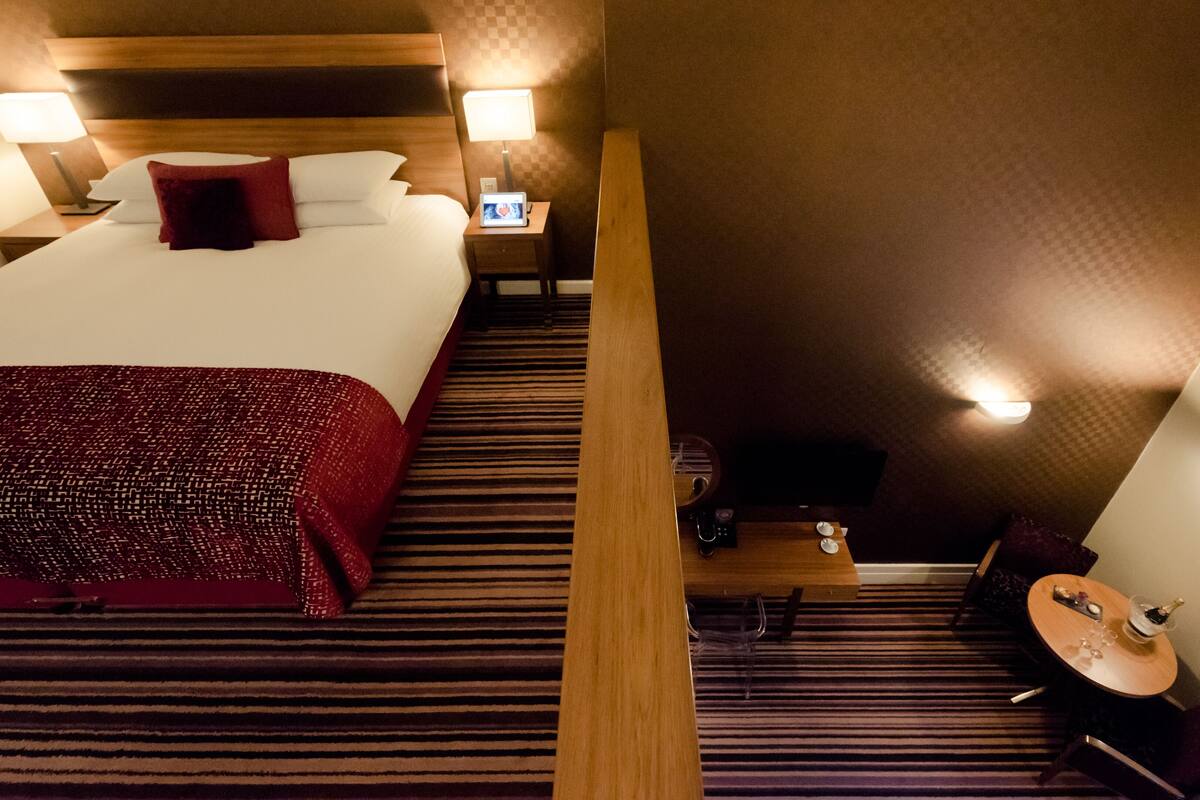 deluxe double room | hypo-allergenic bedding, in-room safe, iron/ironing board, free wifi