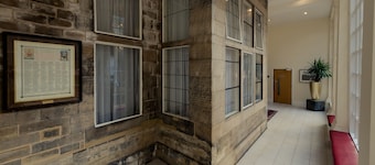 Leopold Hotel
