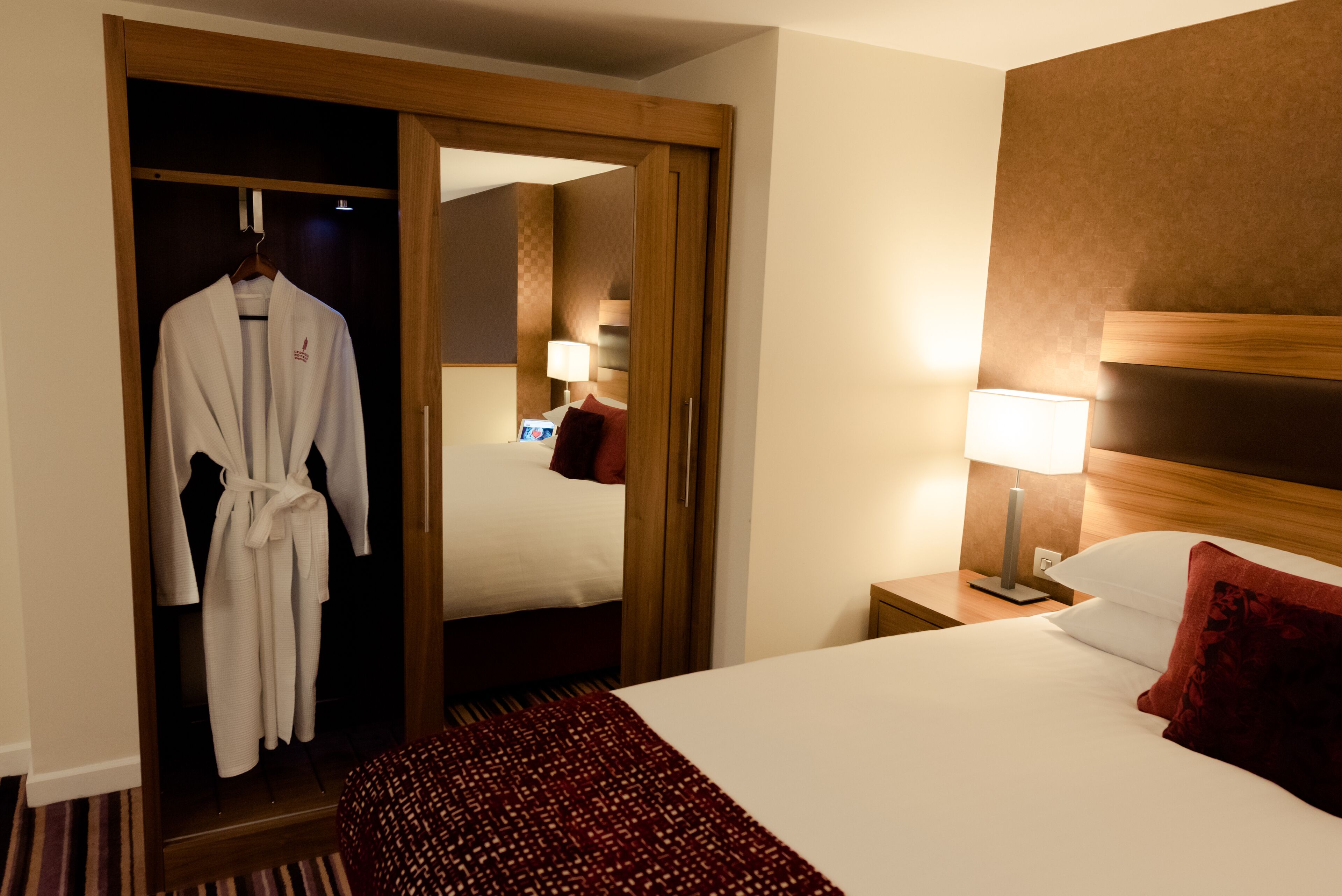 hypo-allergenic bedding, in-room safe, iron/ironing board, free wifi