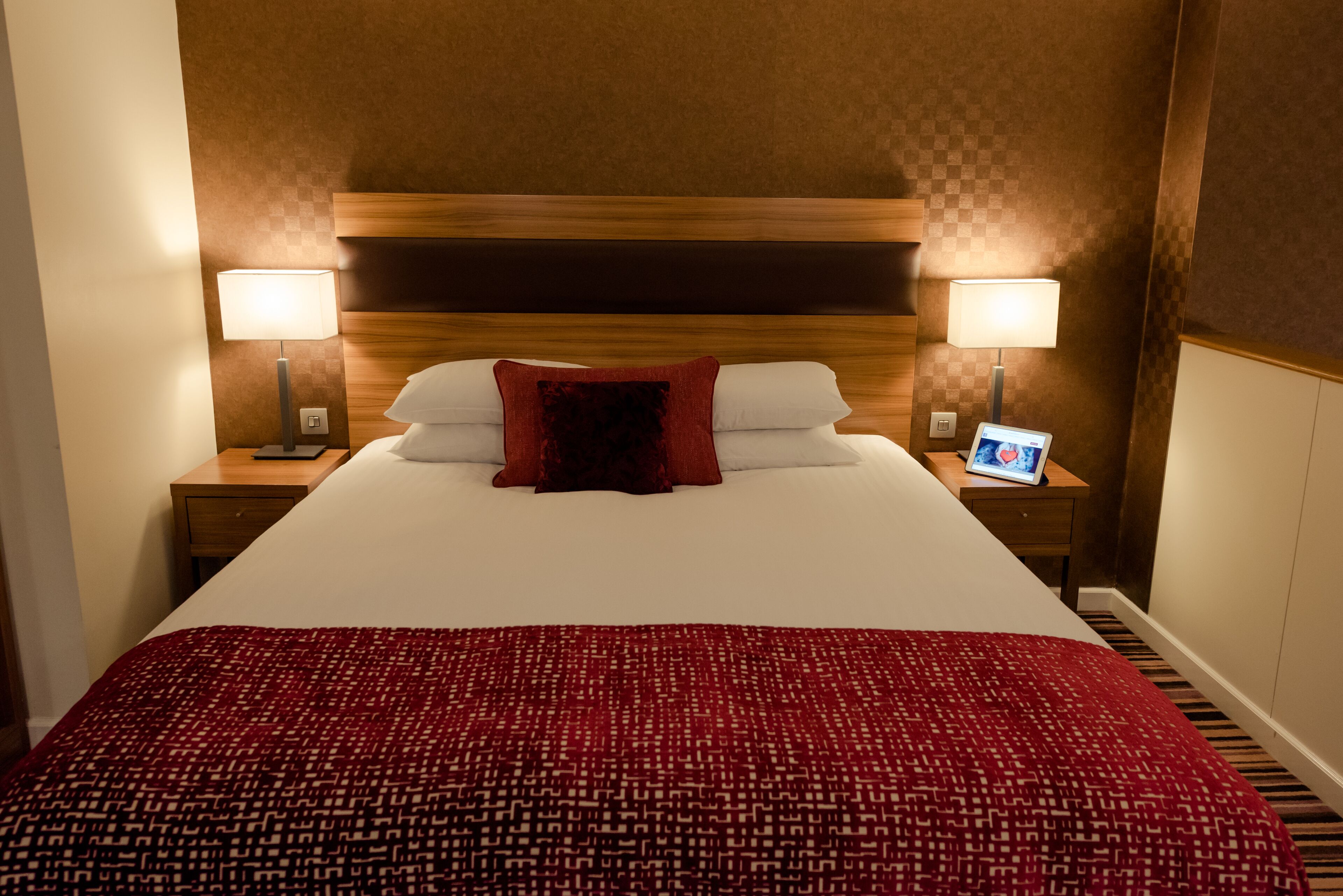 hypo-allergenic bedding, in-room safe, iron/ironing board, free wifi