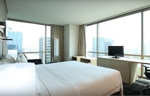 Standard Room, 1 King Bed, City View