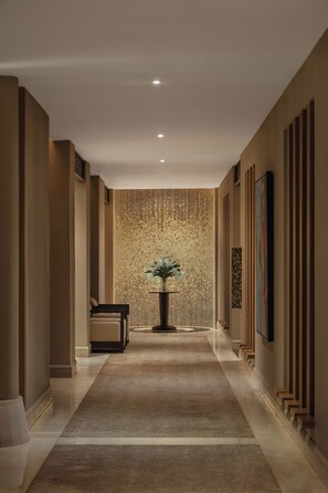 Un sauna, baño turco, tratamientos corporales, aromaterapia