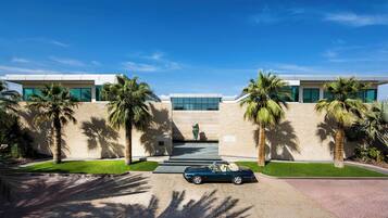 Bagian depan properti