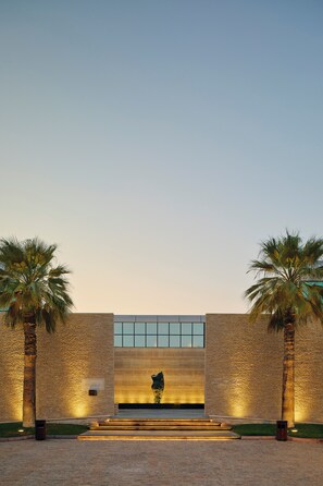 Vista frontal de la propiedad