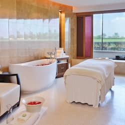 Couples treatment rooms, sauna, steam room, body treatments