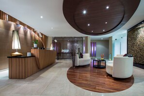 Couples treatment room(s), sauna, steam room, body treatments