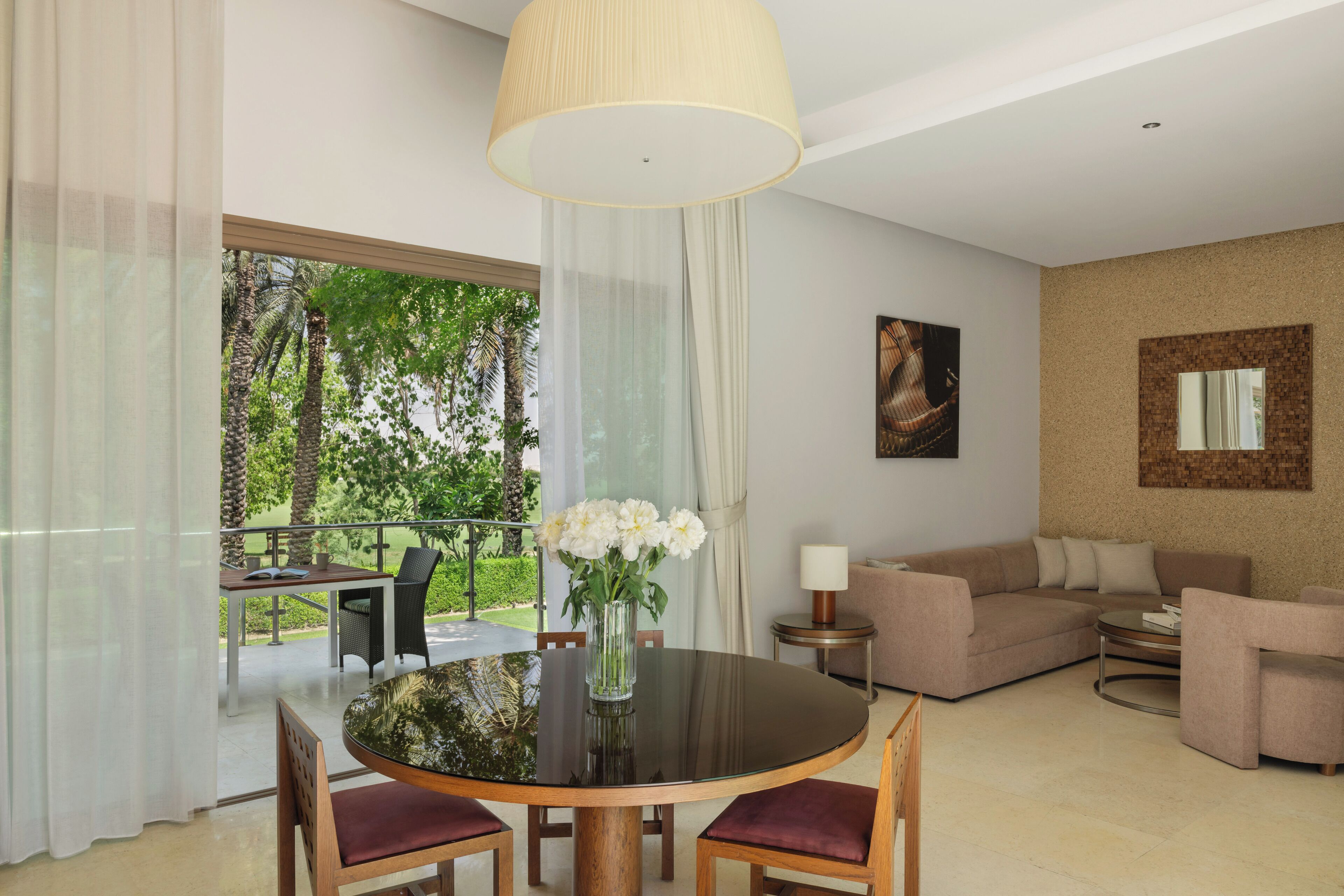 Sengetøy av topp kvalitet, dundyner, memory foam-senger og minibar