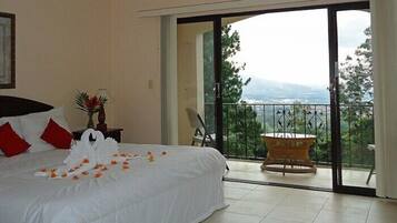 Apartament estàndard, 1 dormitori | Cobrellits, minibar i caixa forta a l'habitació