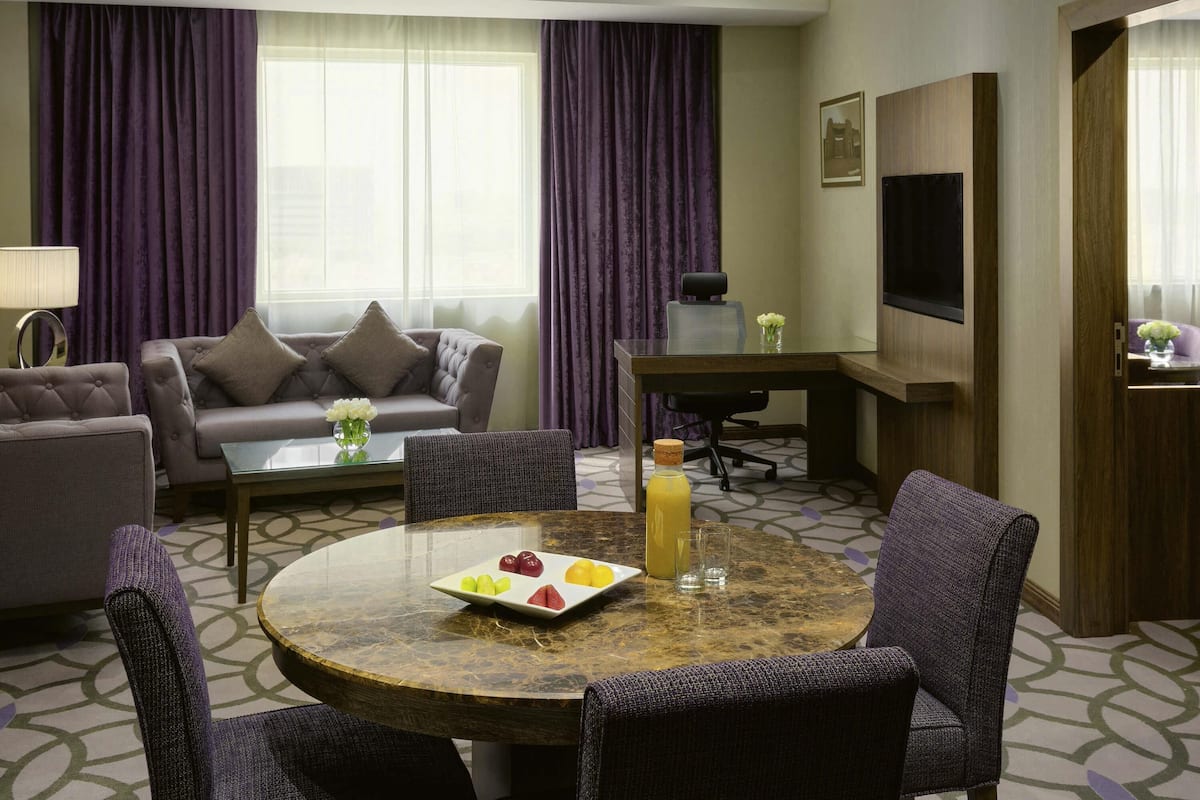 1 slaapkamer, een minibar, een kluis op de kamer, een bureau
