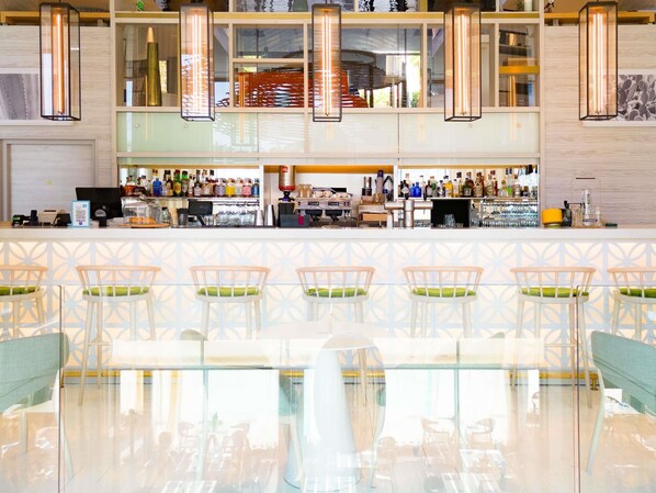 Bar (on property) - Hotel Novotel Monte Carlo (Monaco)