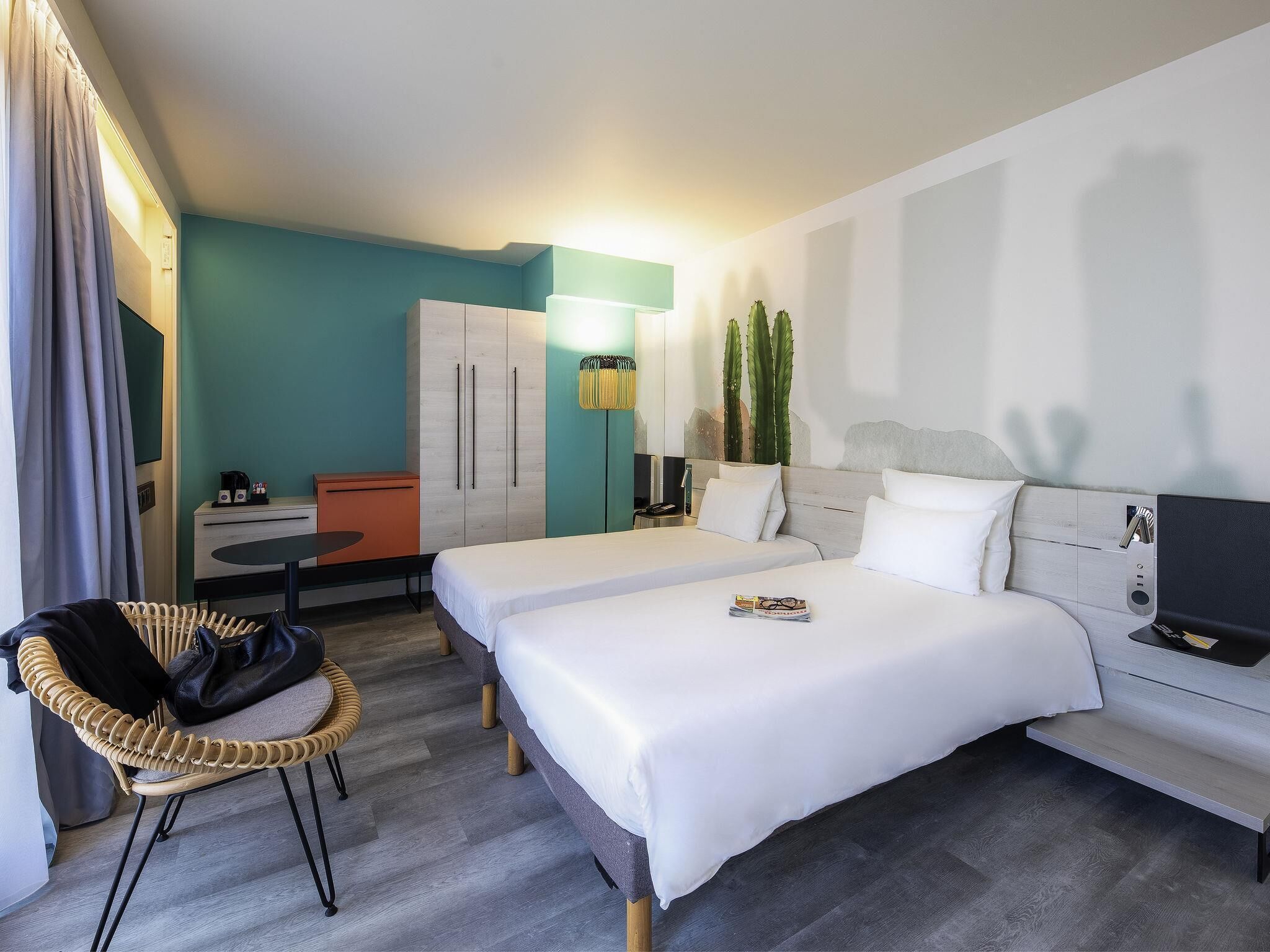 Premium bedding, in-room safe, blackout curtains, soundproofing