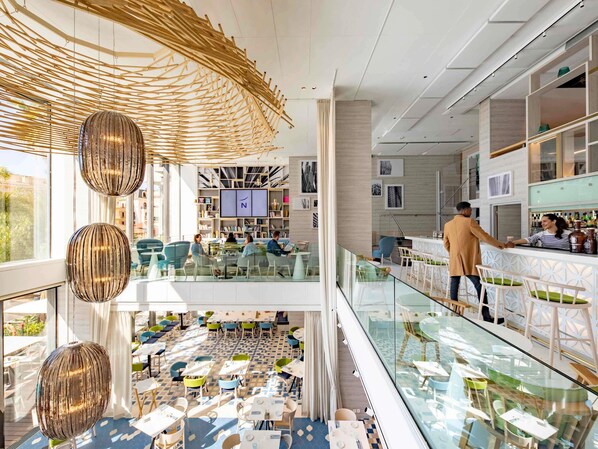 Bar (on property) - Hotel Novotel Monte Carlo (Monaco)