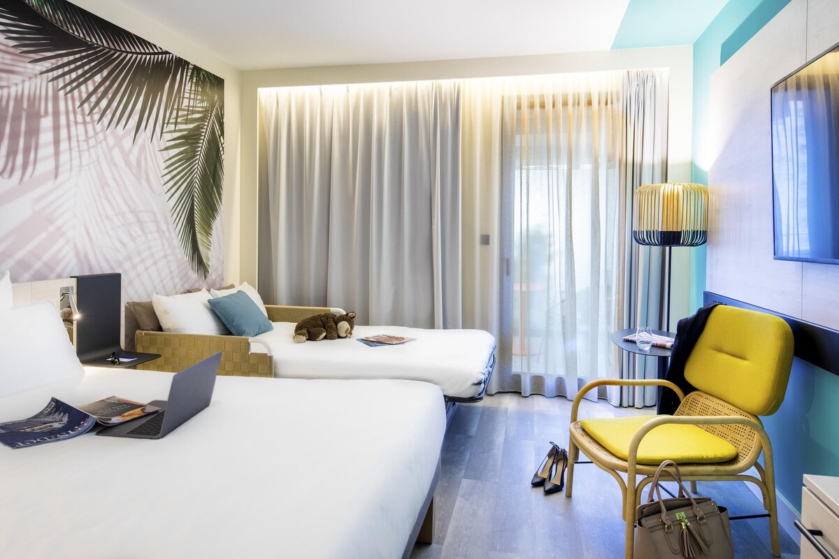 Superior Room, 1 Double Bed with Sofa bed, Balcony (Riviera) | Premium bedding, in-room safe, blackout drapes, soundproofing