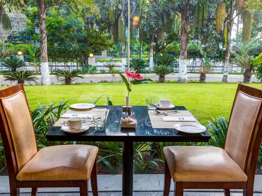 Breakfast, lunch and dinner served