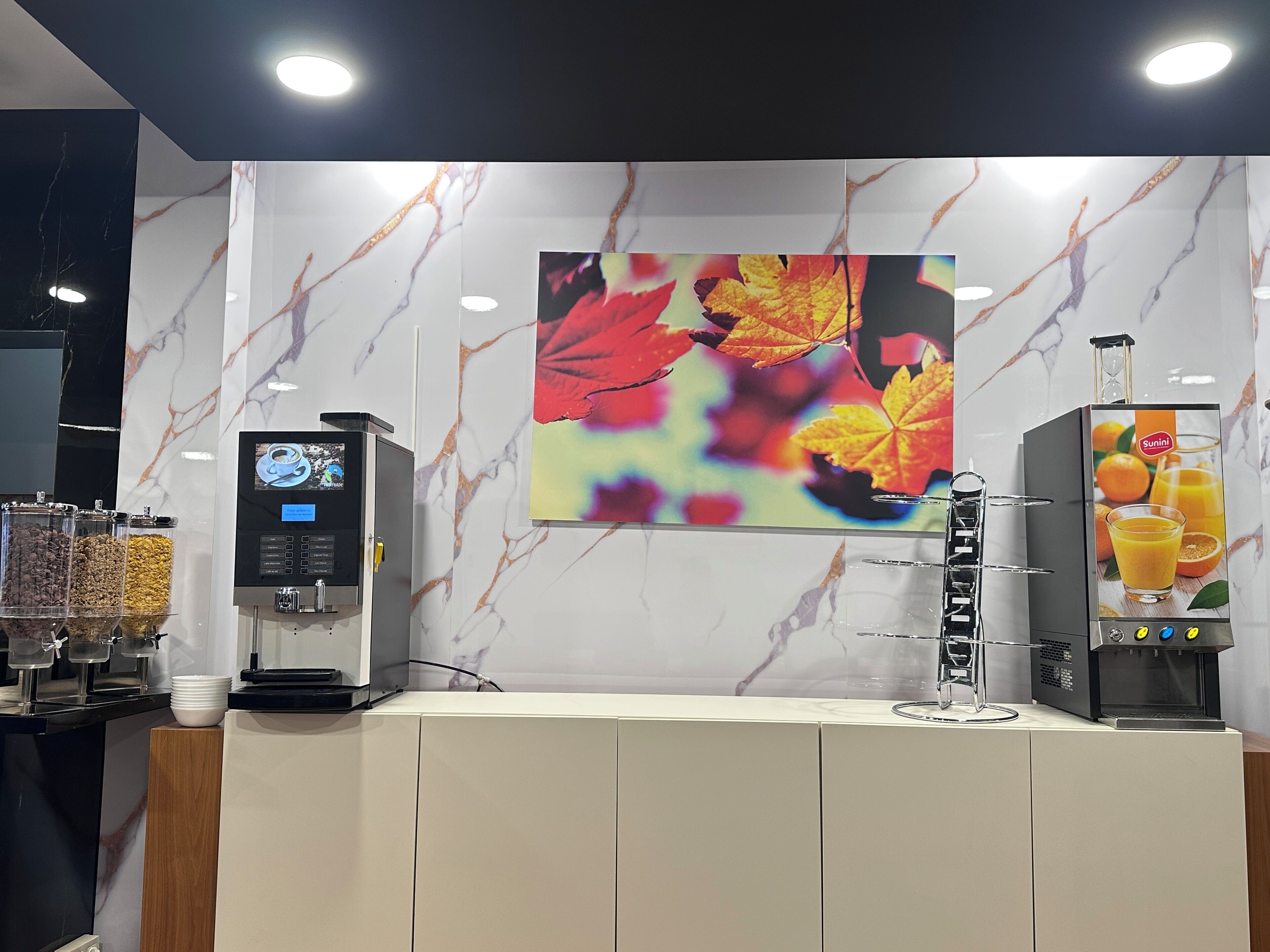 Petit déjeuner buffet (15 EUR par personne)