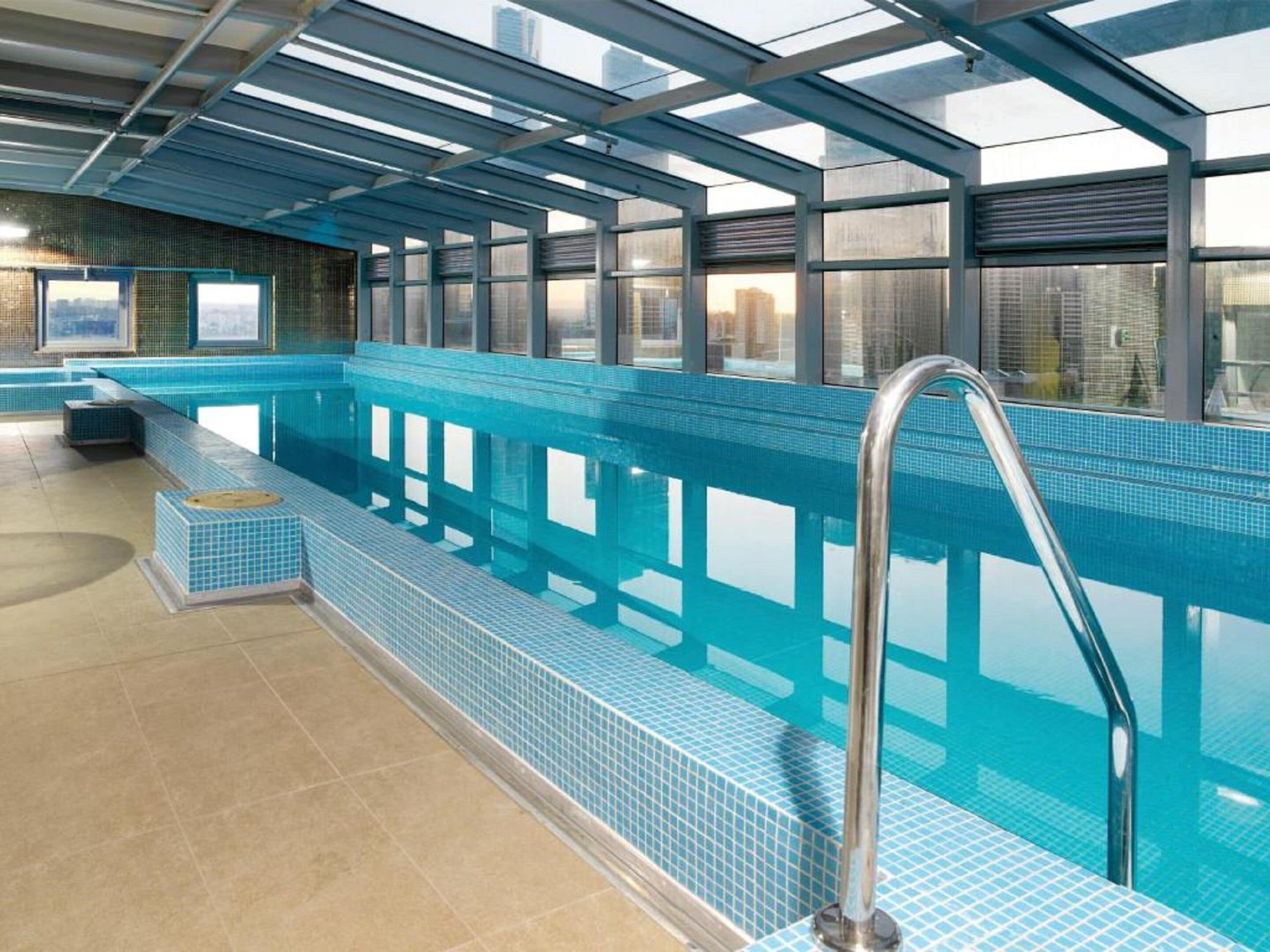 Pool. Adina Apartment Hotel Melbourne Northbank