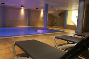 Piscine intérieure
