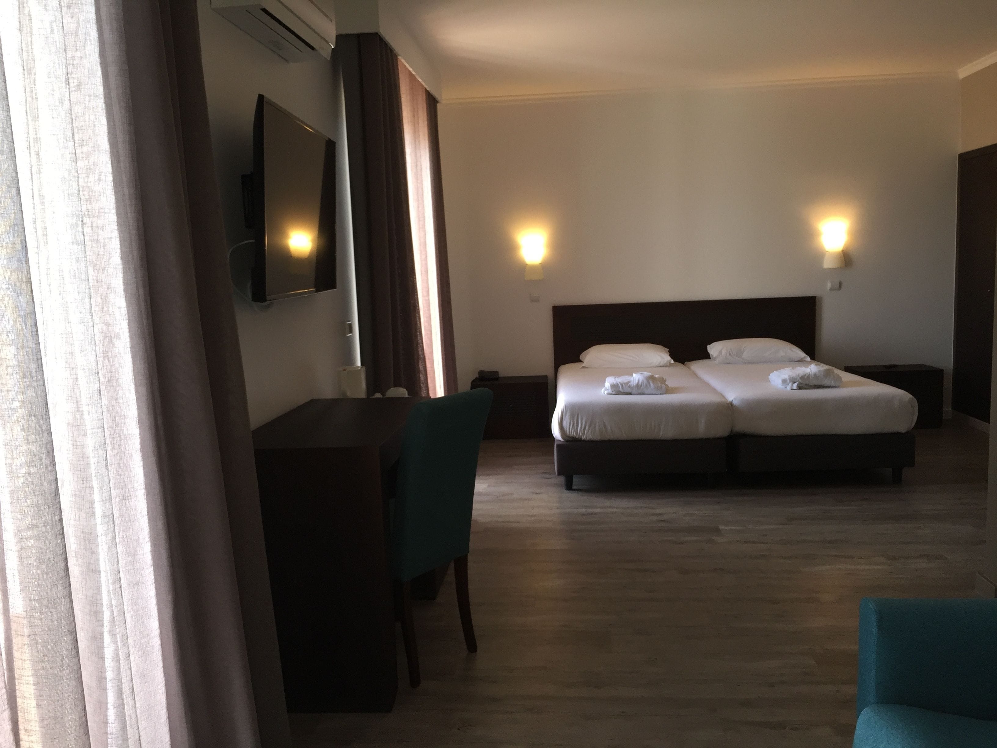 junior suite, lanai, partial sea view | 1 bedroom, in-room safe, free wifi, wheelchair access