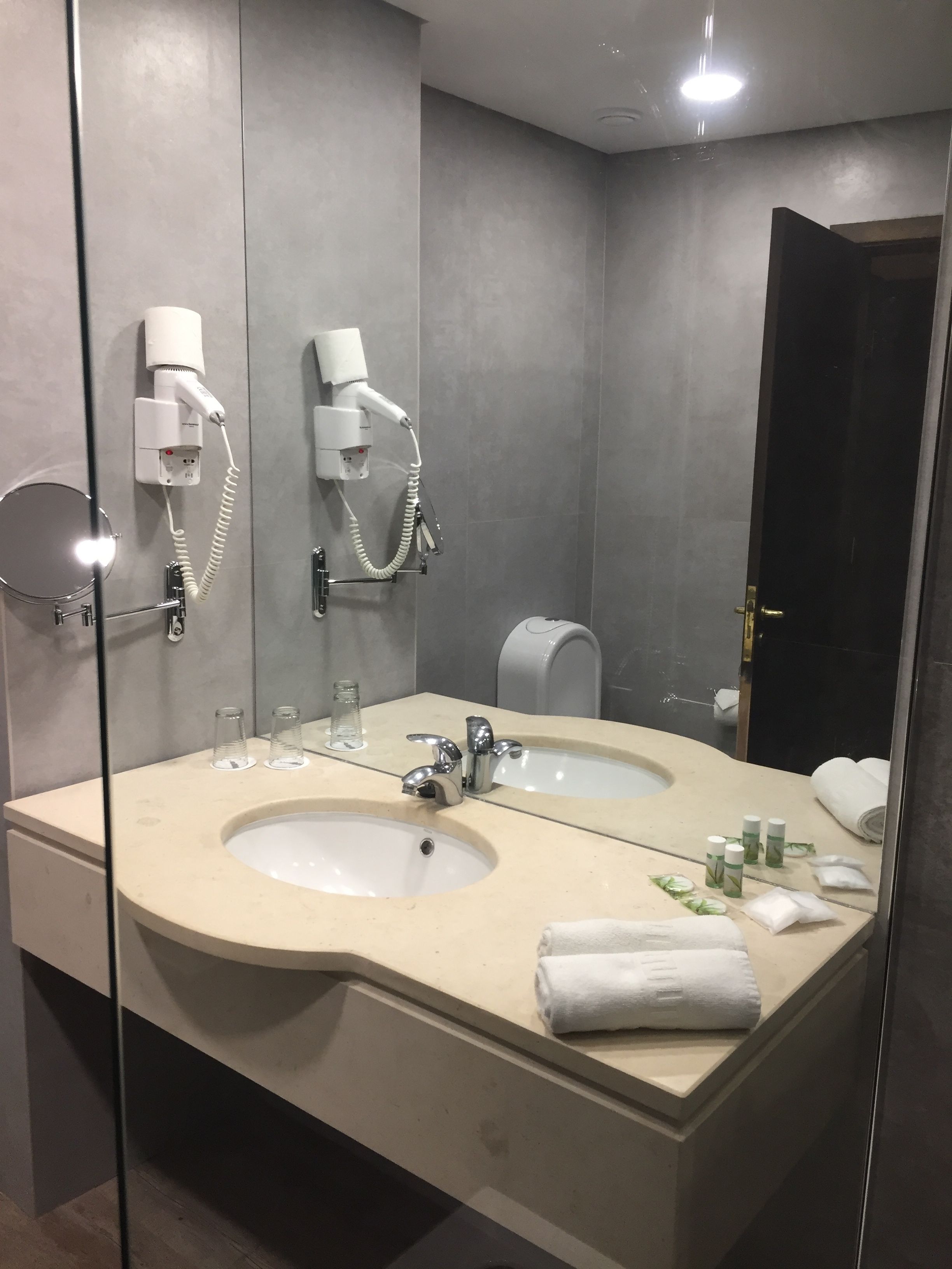 twin room, lanai, sea view | bathroom | shower, rainfall showerhead, free toiletries, hair dryer