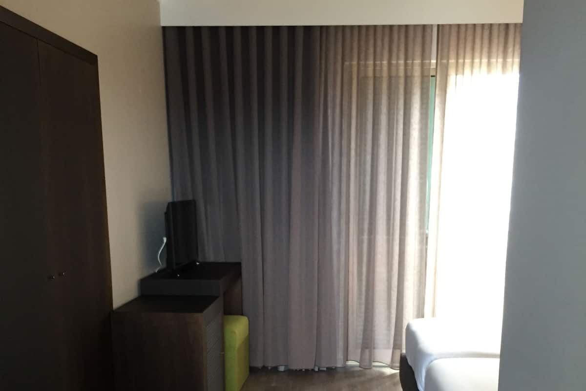 1 kamar tidur, brankas, dan Wi-Fi gratis