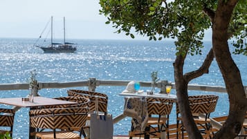 Beach bar