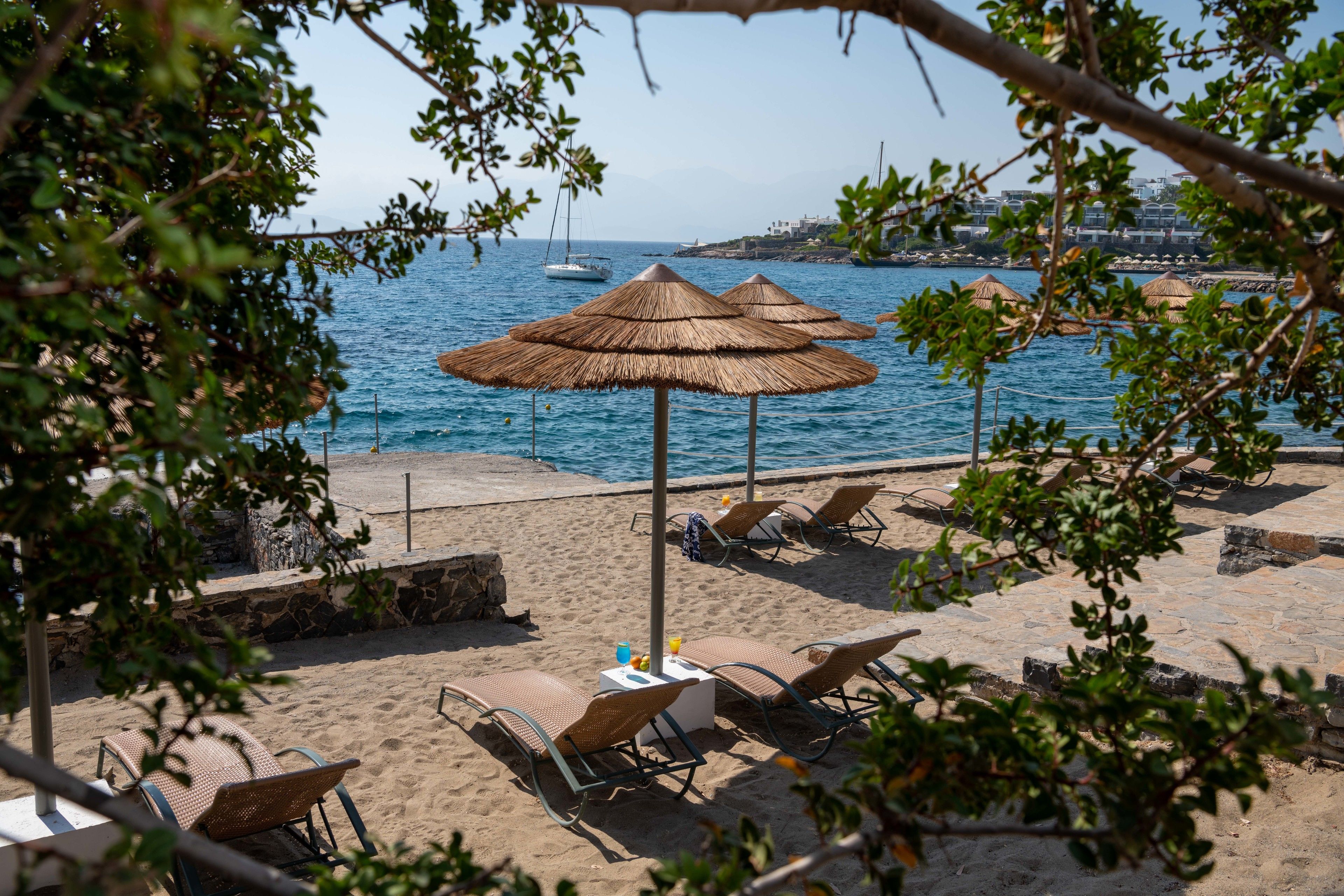 Private beach nearby, free beach shuttle, sun loungers, beach umbrellas