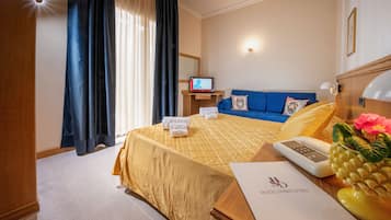 Standard Room | Minibar, in-room safe, desk, soundproofing