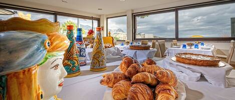 Petit-déjeuner buffet compris tous les jours