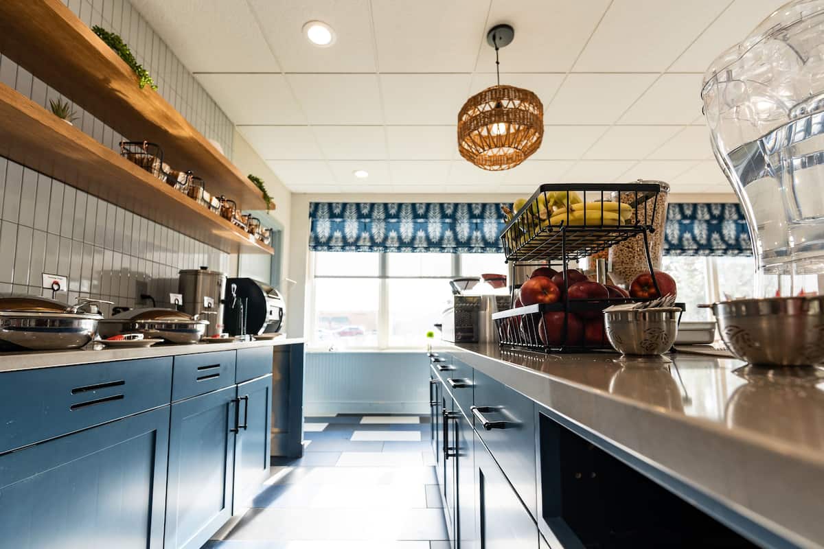 free daily full breakfast