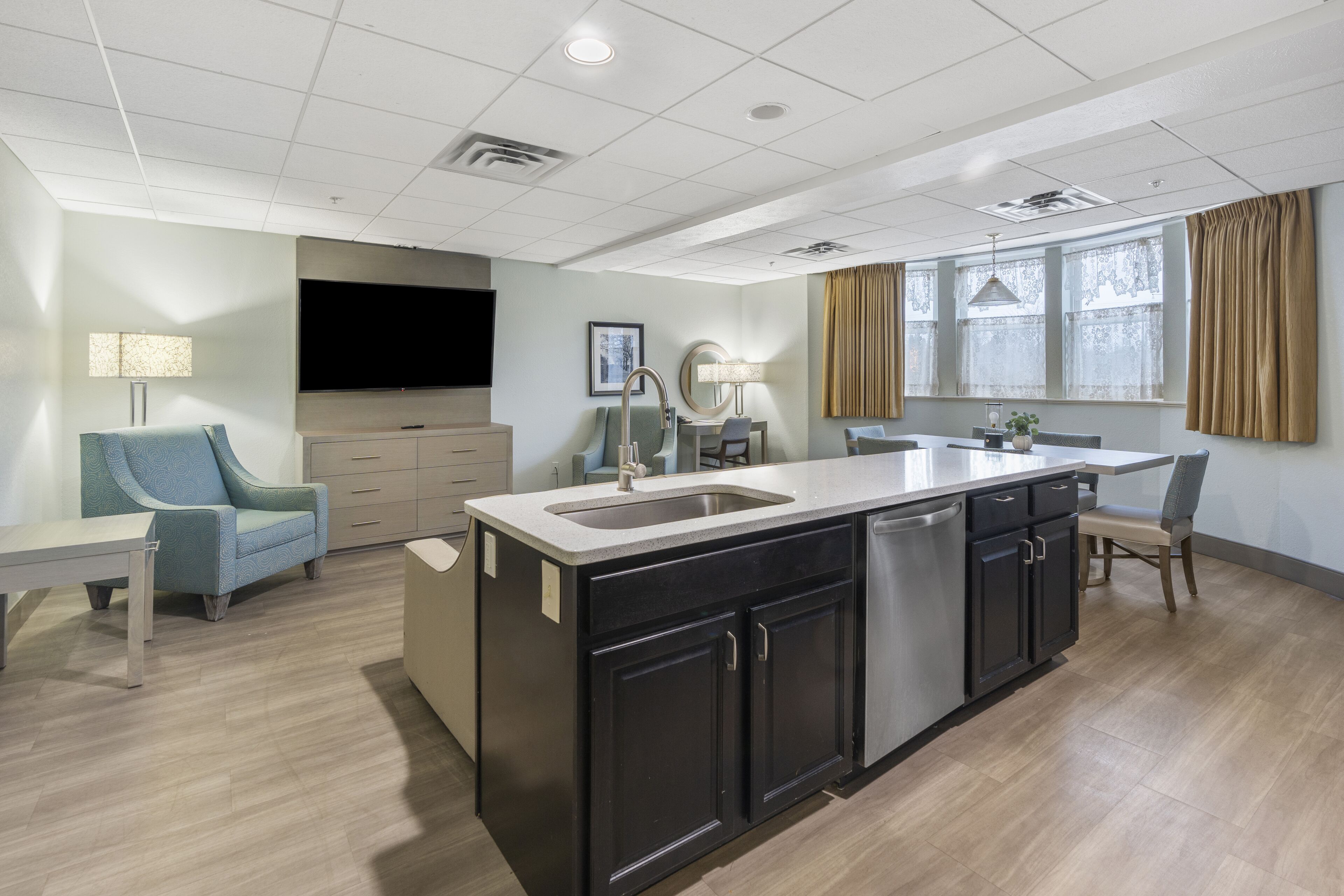 family suite, multiple beds | private kitchen | fridge, microwave, coffee/tea maker