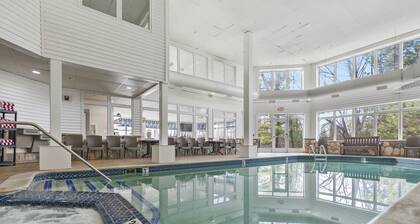 Cherry Tree Inn & Suites