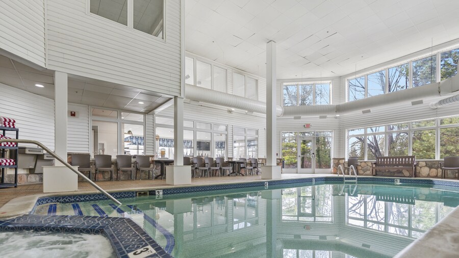 Cherry Tree Inn & Suites