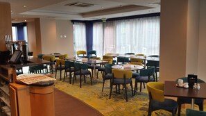 Daily buffet breakfast (GBP 12 per person) - Holiday Inn Birmingham North - Cannock by IHG (Cannock)