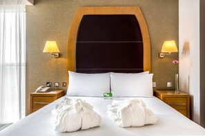 In-room safe, desk, iron/ironing board, free WiFi