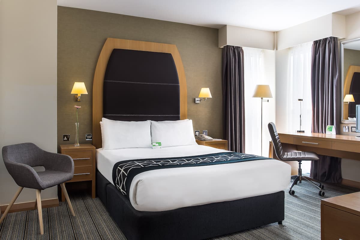 In-room safe, desk, iron/ironing board (on request), free WiFi