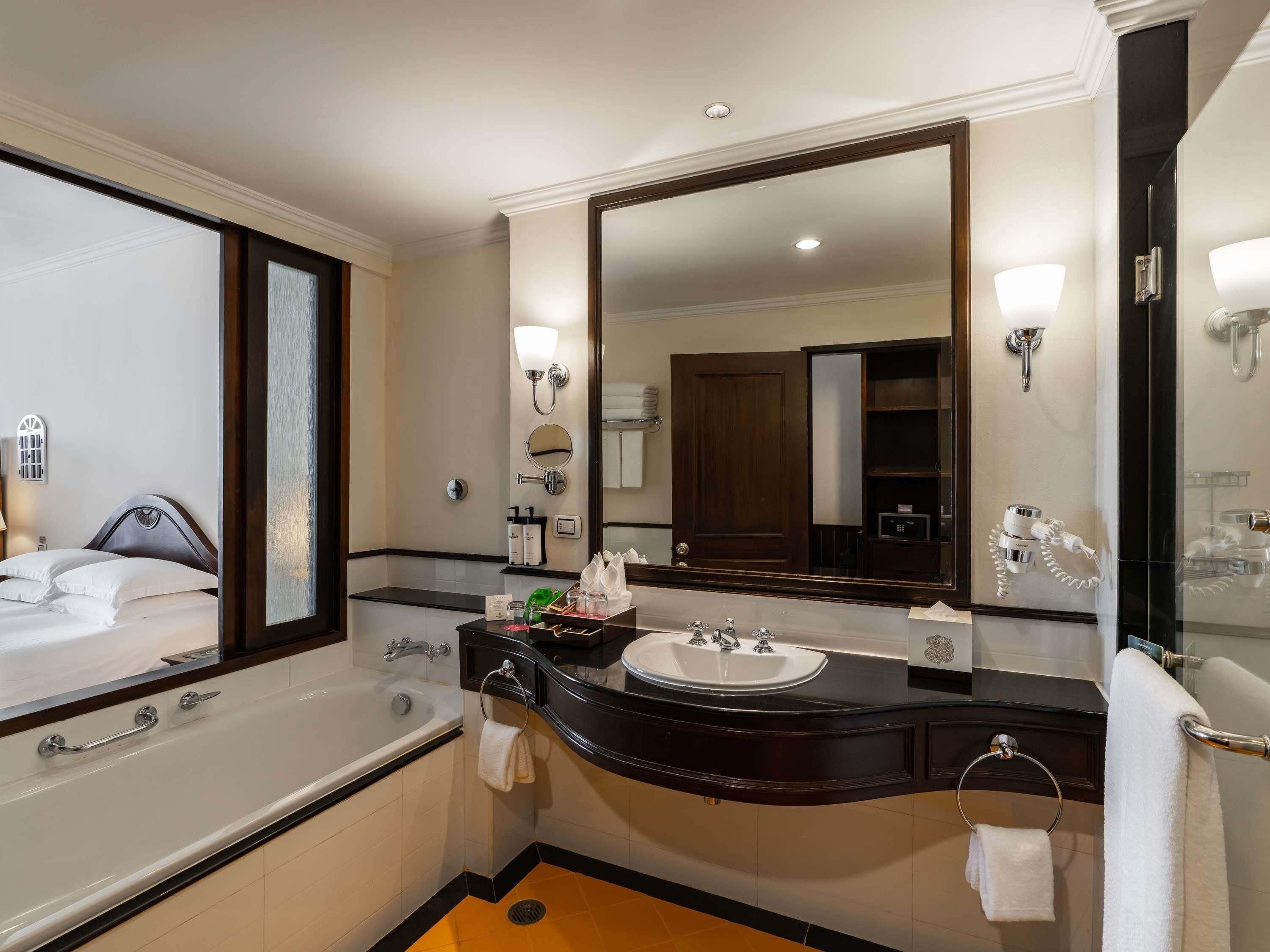 Premium bedding, down duvets, minibar, in-room safe