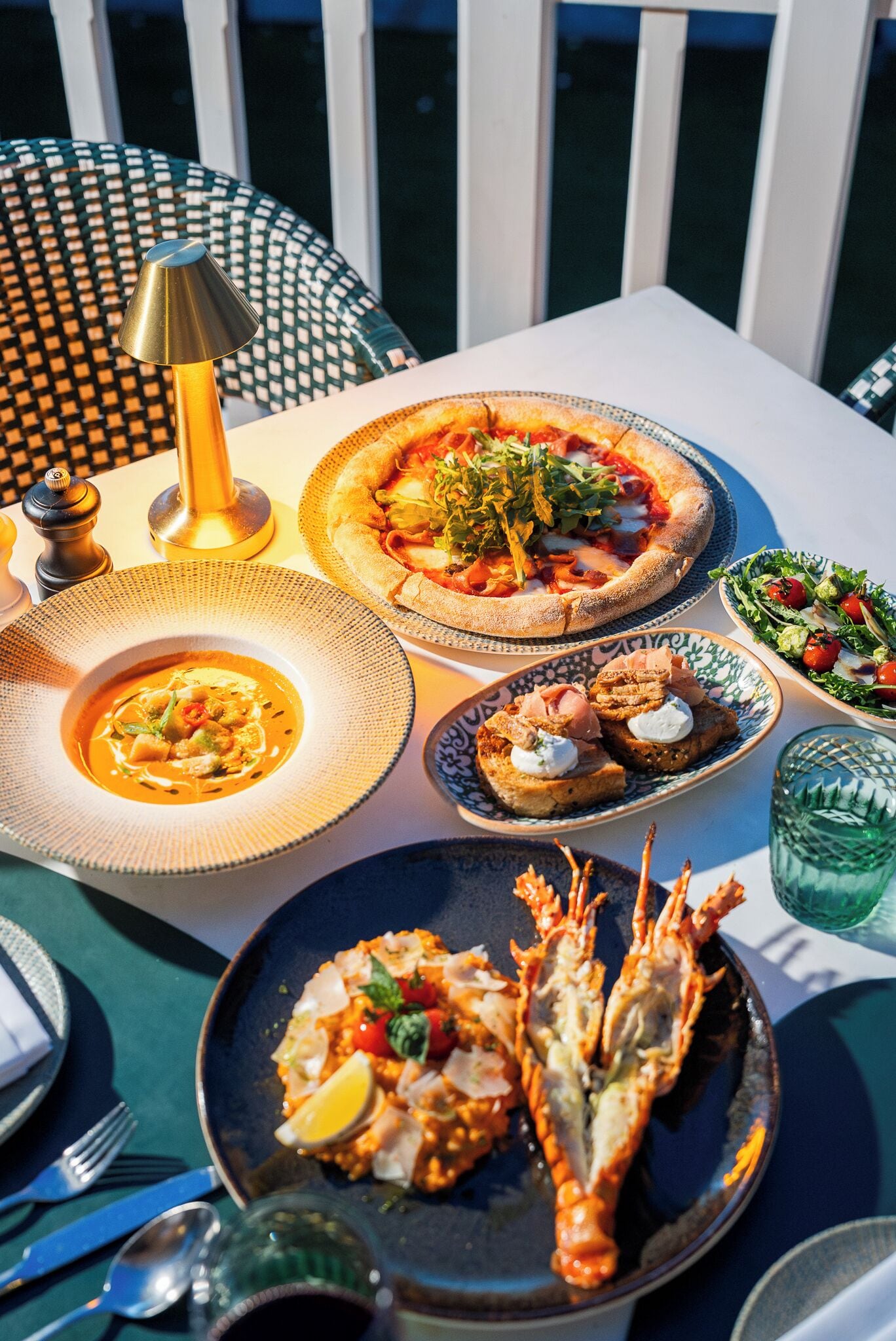 4 restaurants, breakfast, lunch, dinner served; international cuisine