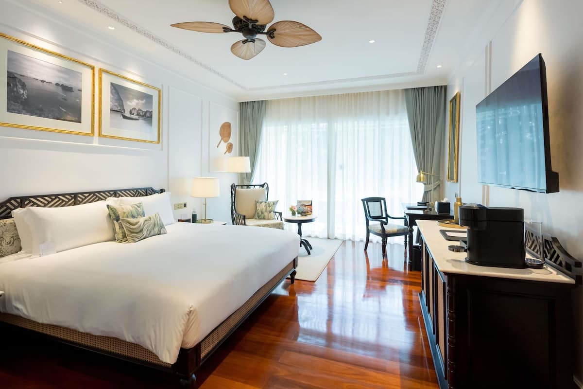 1 bedroom, premium bedding, down duvets, minibar