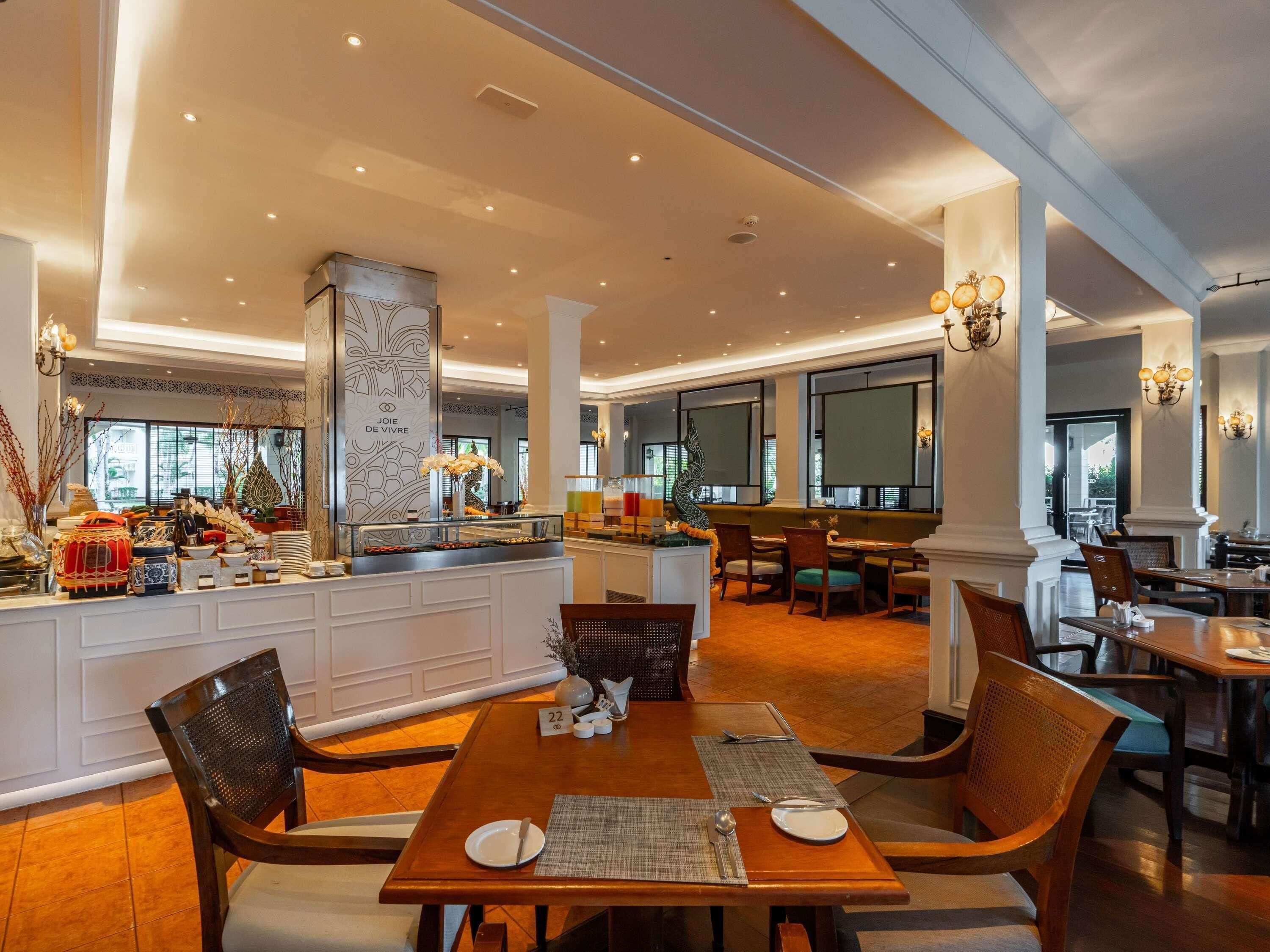 Café da manhã com buffet todos os dias (THB 1000 por pessoa) 